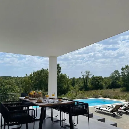 Luxe House Vodnjan With Pool Vila *